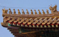 什么樣的動(dòng)物蹲在古建筑的屋頂上？是樹(shù)脂做的？