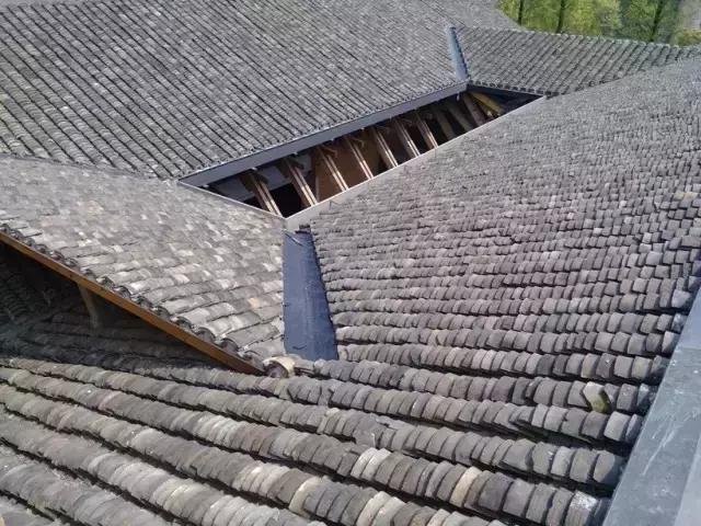青瓦灰墻，高瓴飛檐，處處消磨時(shí)光