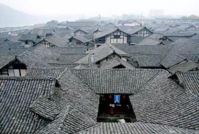 青瓦灰墻，高瓴飛檐，處處消磨時(shí)光