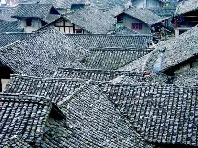 青瓦灰墻，高瓴飛檐，處處消磨時(shí)光