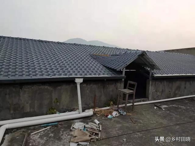 農村自建房坡屋頂，用琉璃瓦還是樹脂瓦？看看內行人的經驗分享