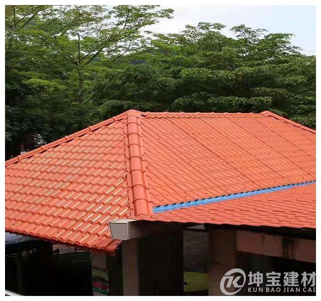 裝修屋頂選彩鋼瓦好還是合成樹(shù)脂瓦好？選對(duì)了直接節(jié)省幾千元